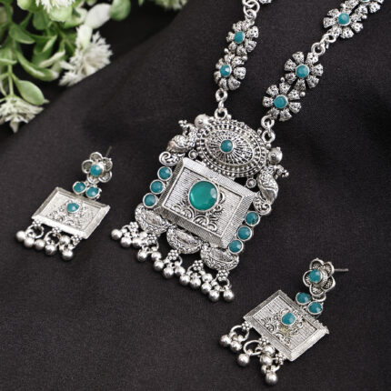 GS Green Square Long Necklace